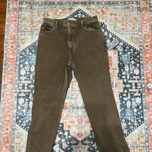 Size 29
Ultra High Rise 90s Straight Jean